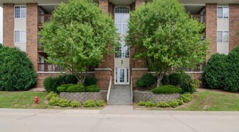 Cascade Lane Condominiums Apartments