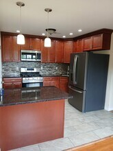 2 Skyline Dr in Jersey City, NJ - Building Photo - Building Photo