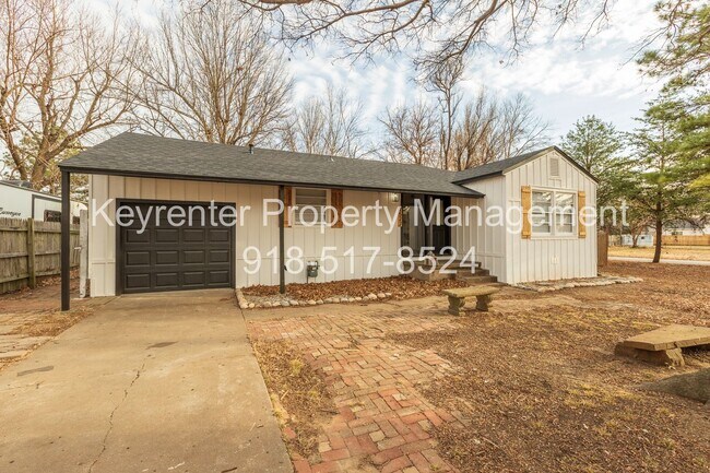 2527 S Oswego Ave in Tulsa, OK - Building Photo - Building Photo