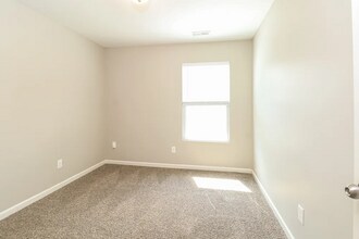 813 Georgia Oak Ln in Landis, NC - Building Photo - Building Photo