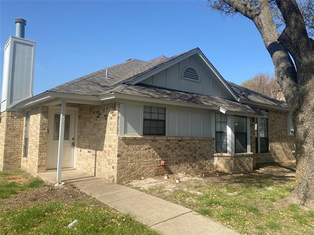 10305 Lone Pine Ln in Fort Worth, TX - Building Photo