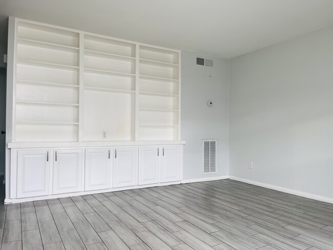 property at 5123 Del Monte Dr