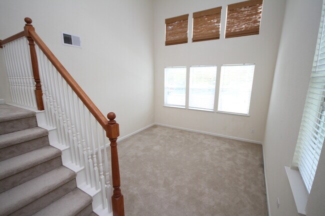 9849 Burrowing Owl Way in Elk Grove, CA - Building Photo - Building Photo
