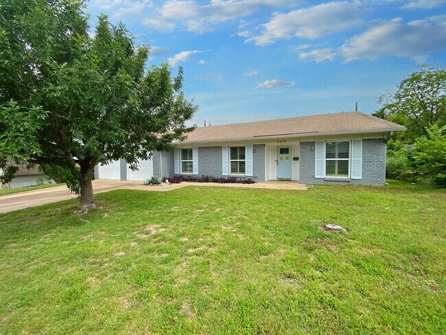 2402 Ventura Dr in Austin, TX - Building Photo - Building Photo