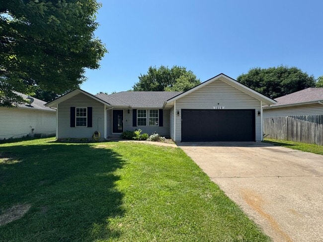 1019 N Dickerson Ave in Springfield, MO - Building Photo - Building Photo