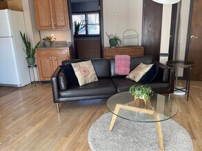 16 Bonticou View Dr, Unit Downstairs Apartment in New Paltz, NY - Foto de edificio - Building Photo