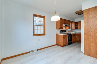 2356 Hawthorne Ct in Bettendorf, IA - Building Photo - Building Photo
