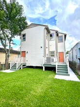 3047 Maurepas St, Unit 3047 in New Orleans, LA - Foto de edificio - Building Photo