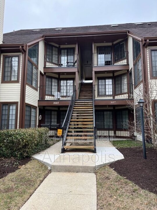 1607 Airy Hill Ct in Crofton, MD - Building Photo