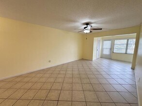 4533 Marine Pkwy in New Port Richey, FL - Building Photo - Building Photo