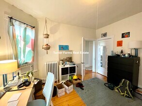 378 Washington St, Unit 3 in Somerville, MA - Foto de edificio - Building Photo