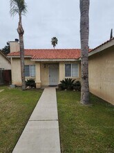 5515 Sugar Pine Dr in Bakersfield, CA - Building Photo - Building Photo