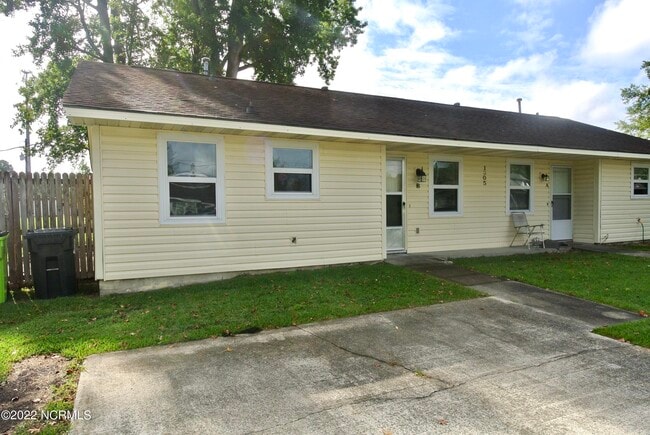 1305 Stallings Pkwy in New Bern, NC - Building Photo - Building Photo