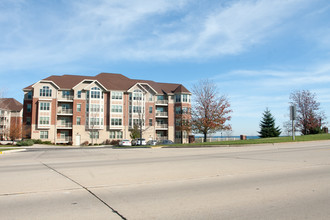 The Landing at Park Shore in St. Francis, WI - Building Photo - Building Photo