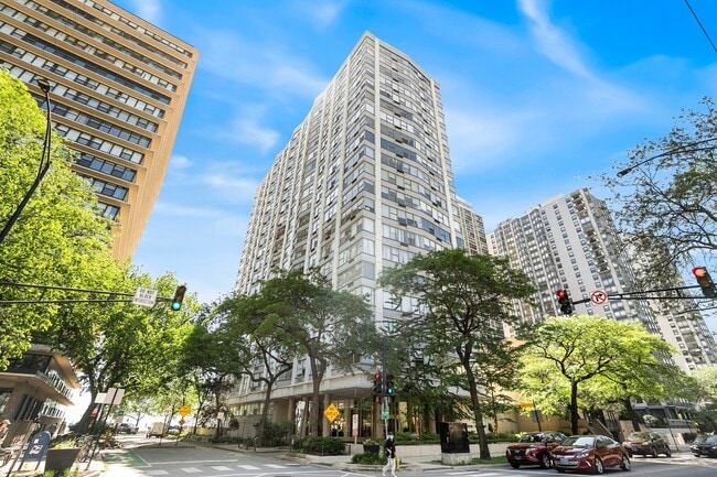 property at 5757 N Sheridan Rd