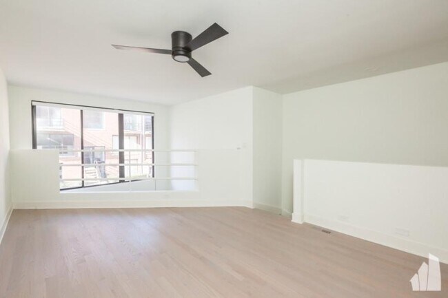 property at 944 W Grace St