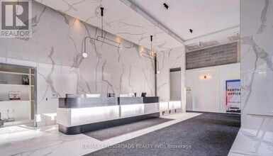 88 Queen St E in Toronto, ON - Building Photo - Building Photo