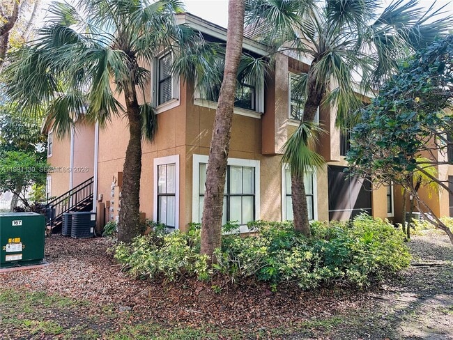 15689 SW 106th Ln in Miami, FL - Building Photo - Building Photo