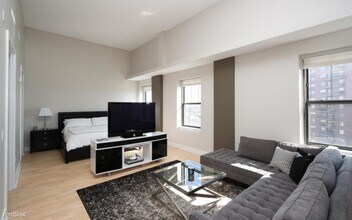 400 Walnut St in Des Moines, IA - Building Photo - Building Photo