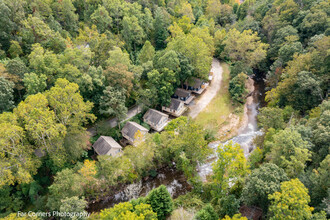 321 Stevens Ln in Asheville, NC - Building Photo - Building Photo