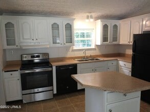 48 Cleveland Dr in Beaufort, SC - Building Photo - Building Photo