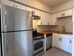29 Thomas Rd in Aston, PA - Building Photo - Building Photo