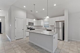 221 Bridgestone Way in Buda, TX - Building Photo - Building Photo