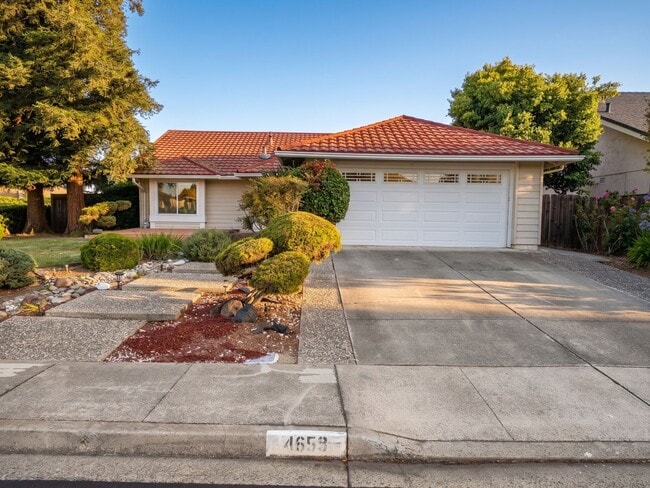 property at 4653 Dinuba St