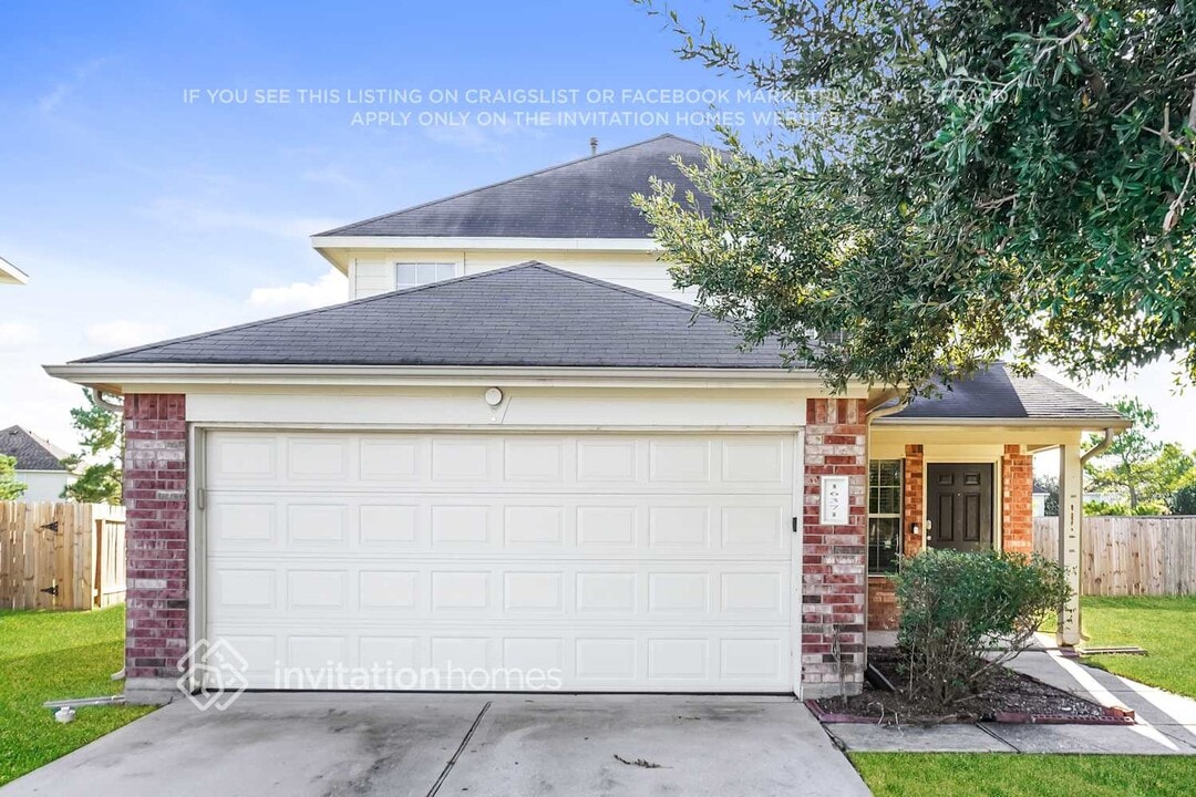 16371 Royal Stone Ln in Houston, TX - Foto de edificio