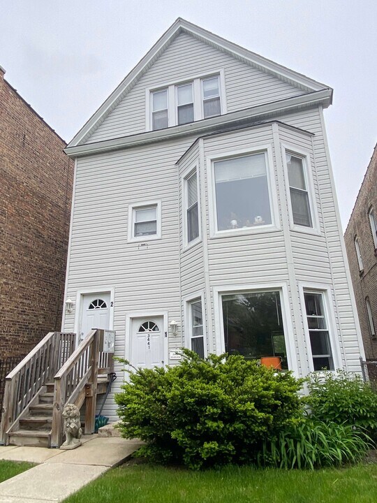3441 N Ridgeway Ave, Unit 1 in Chicago, IL - Foto de edificio