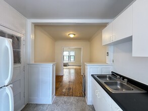 2338 N Spaulding Ave in Chicago, IL - Foto de edificio - Building Photo
