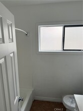 749 S Berendo St, Unit 3 in Los Angeles, CA - Foto de edificio - Building Photo