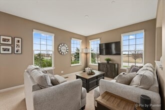 10097 Cummings St in Huntley, IL - Foto de edificio - Building Photo