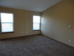 1031 Misty Landing Ct in Malta, IL - Building Photo - Building Photo