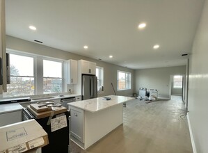 3600 W 26th St, Unit 2E in Chicago, IL - Foto de edificio - Building Photo