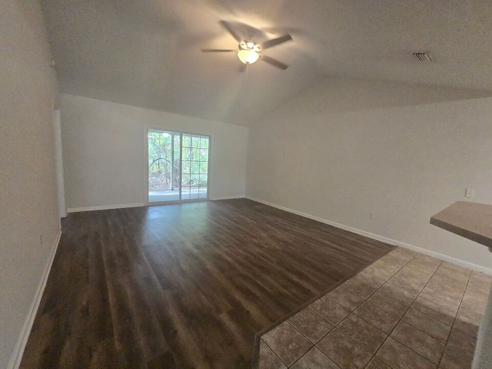 1800 SW Grandview St in Lake City, FL - Building Photo