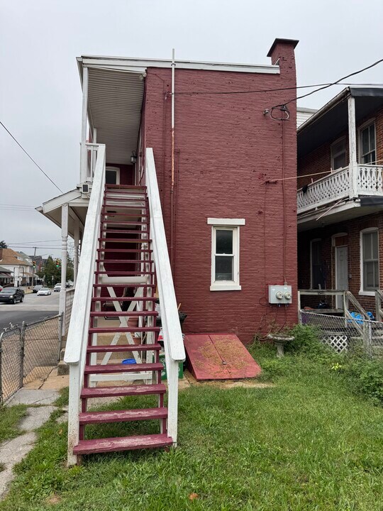 638 Roosevelt Ave, Unit 1 in York, PA - Foto de edificio