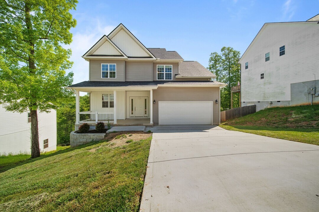 3966 Mountain Vista Rd in Knoxville, TN - Building Photo