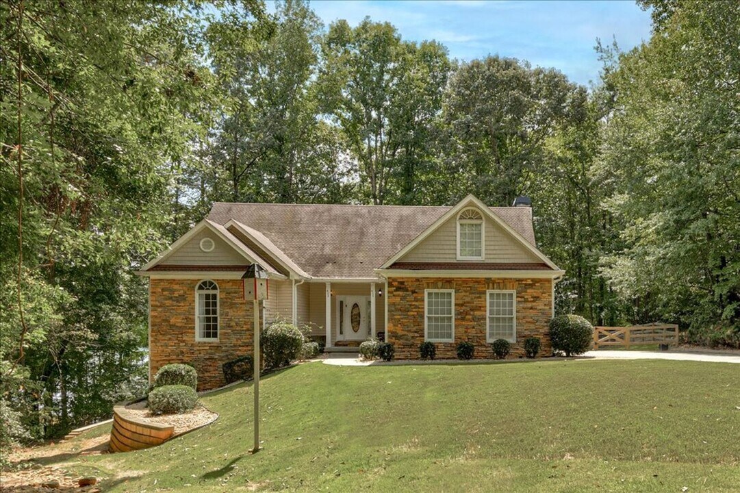 56 Driftwood Ct in Newnan, GA - Building Photo