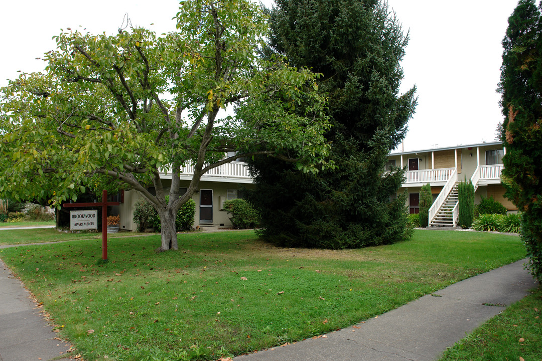 220-248 Brookwood Ave in Santa Rosa, CA - Building Photo