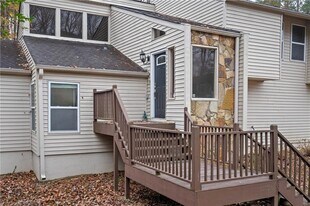 2400 Salem Dr in Marietta, GA - Building Photo