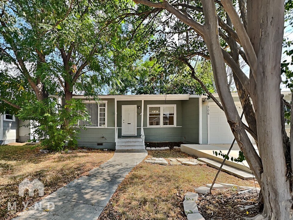 206 Babcock Rd in San Antonio, TX - Building Photo