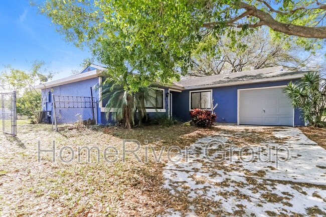 274 SW Kentwood Rd in Port St. Lucie, FL - Building Photo - Building Photo