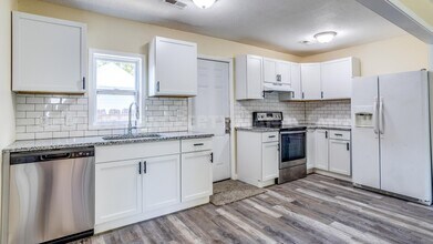 725 S Greenwood Ave in Wichita, KS - Building Photo - Building Photo