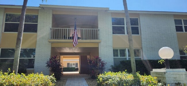 548 Broad Ave S in Naples, FL - Building Photo - Building Photo