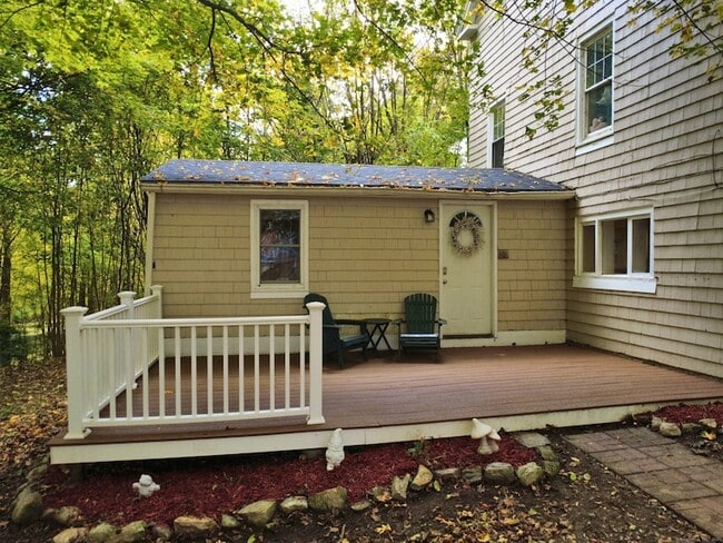 10 Tiffany St, Unit 1103 in Brooklyn, CT - Building Photo - Building Photo