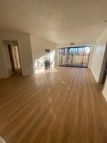 9785 Mesa Springs Way in San Diego, CA - Building Photo