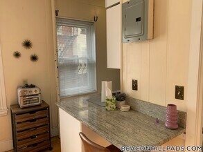 108 Myrtle St, Unit 3 in Boston, MA - Building Photo - Building Photo