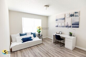 9199 Western Way, Unit 4 in Jacksonville, FL - Building Photo - Building Photo