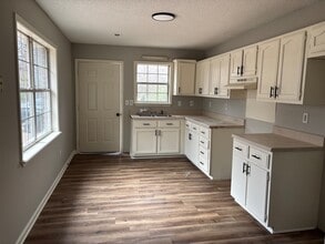 330 N Main St in Atoka, TN - Building Photo - Building Photo